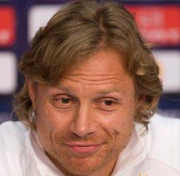 Валерий Карпин